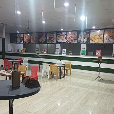 Krishna Fun Land Hotel Mathura Kültér fotó