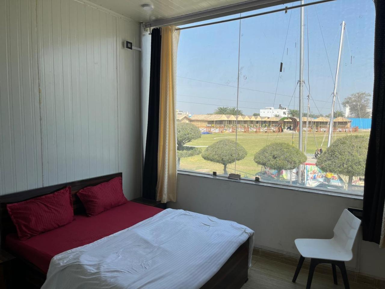 Krishna Fun Land Hotel Mathura Kültér fotó