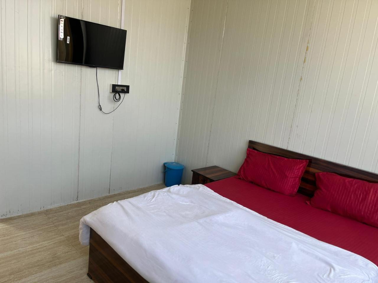 Krishna Fun Land Hotel Mathura Kültér fotó