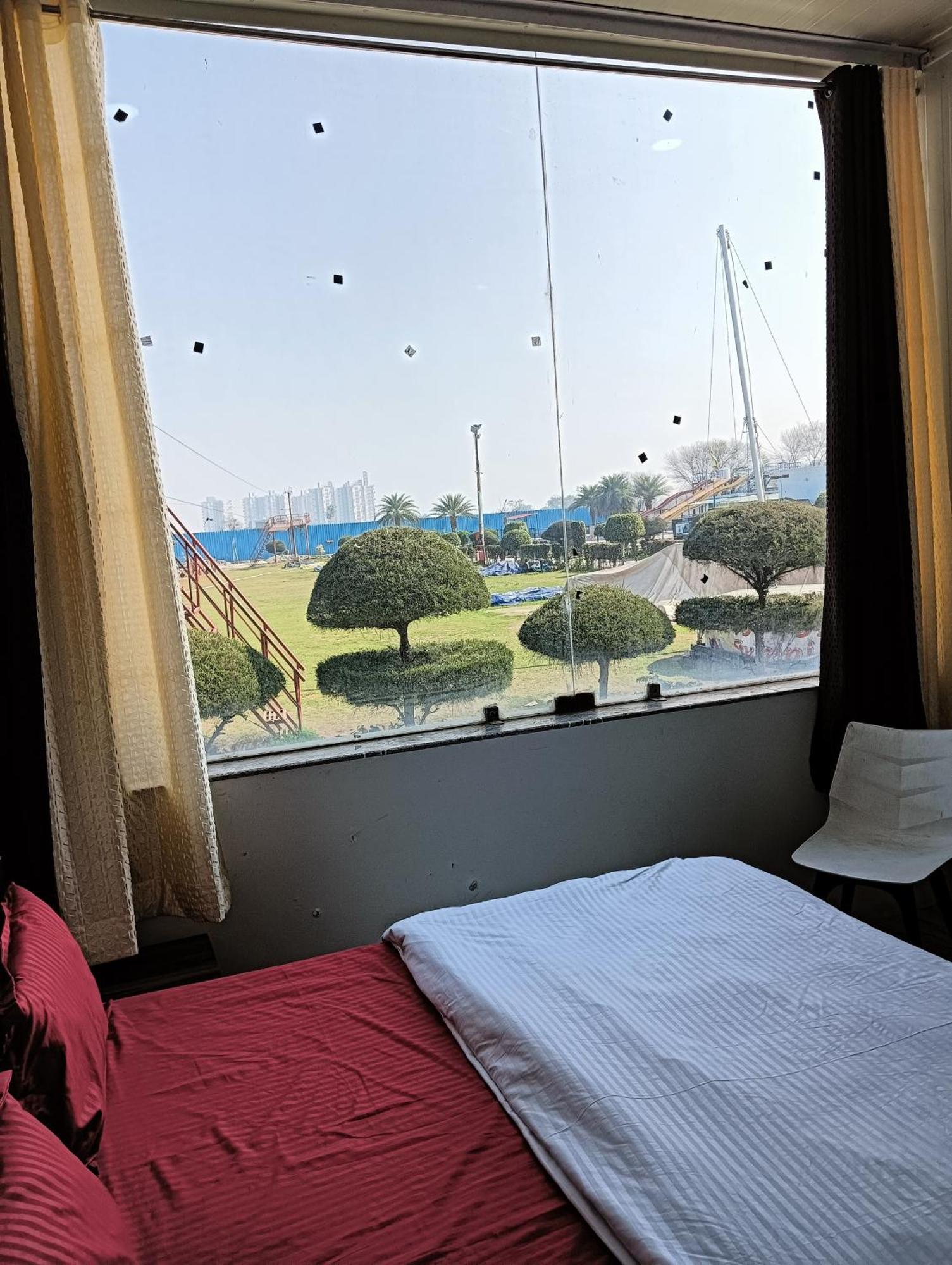Krishna Fun Land Hotel Mathura Kültér fotó